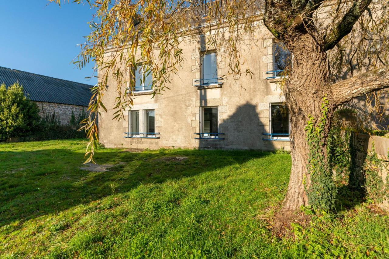 Kervarch - Ancienne maison de ferme à 5 km de la mer Trégunc Extérieur photo
